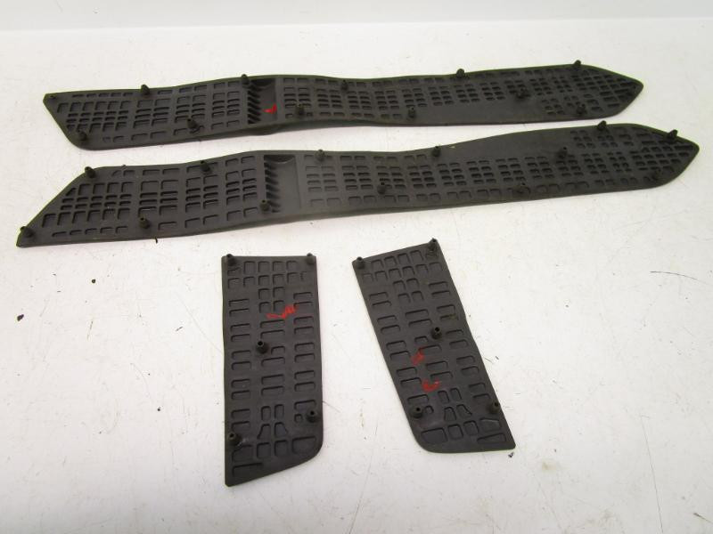 03 Suzuki AN 650 Burgman Front Rear Floor Board Mats 48221-10G00